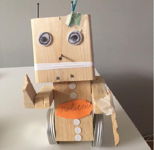 Robot getimmerd door Ties met Kistje Timmeren